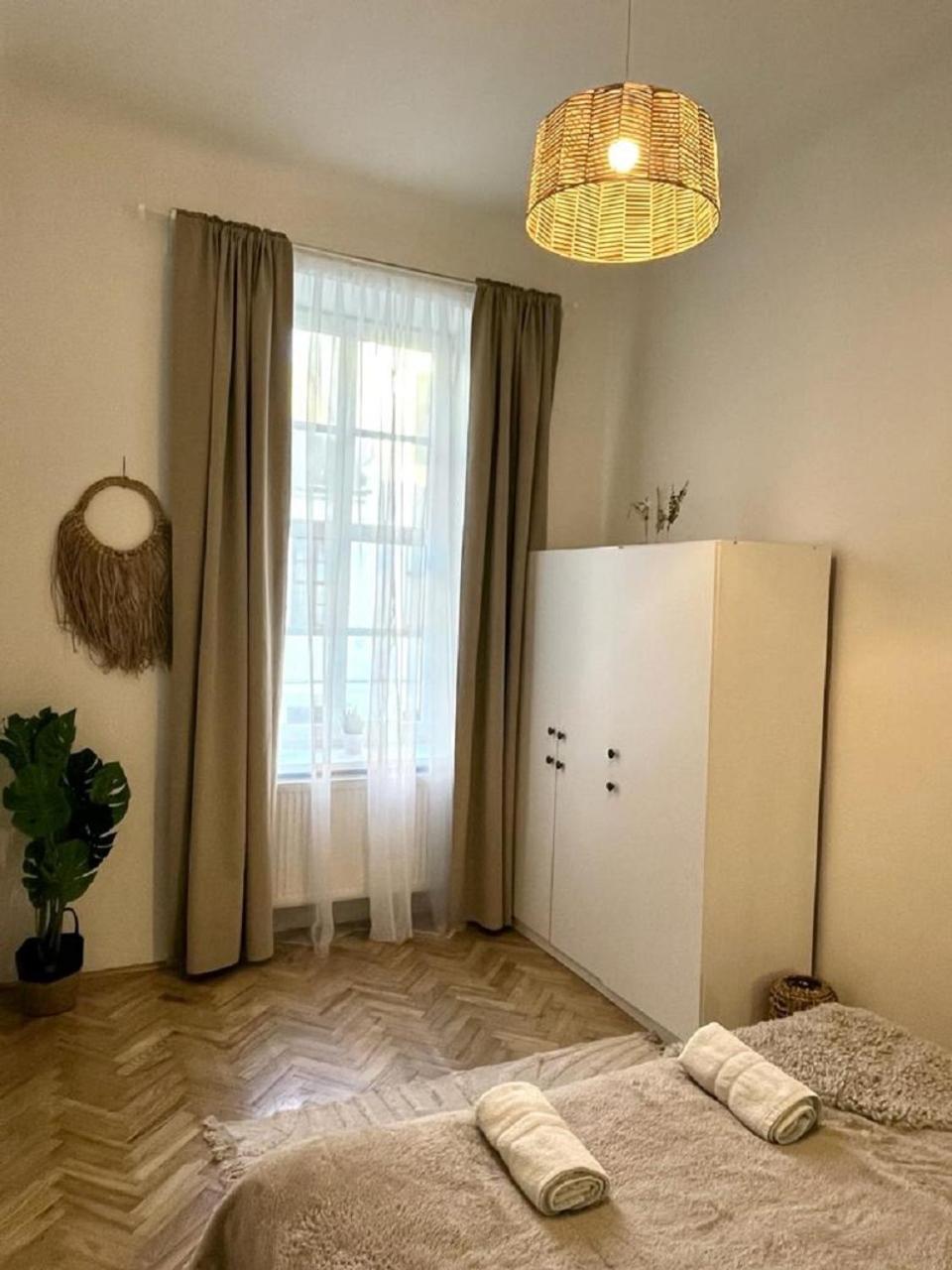 Apartment Cecil - Old Town Bratislava Buitenkant foto