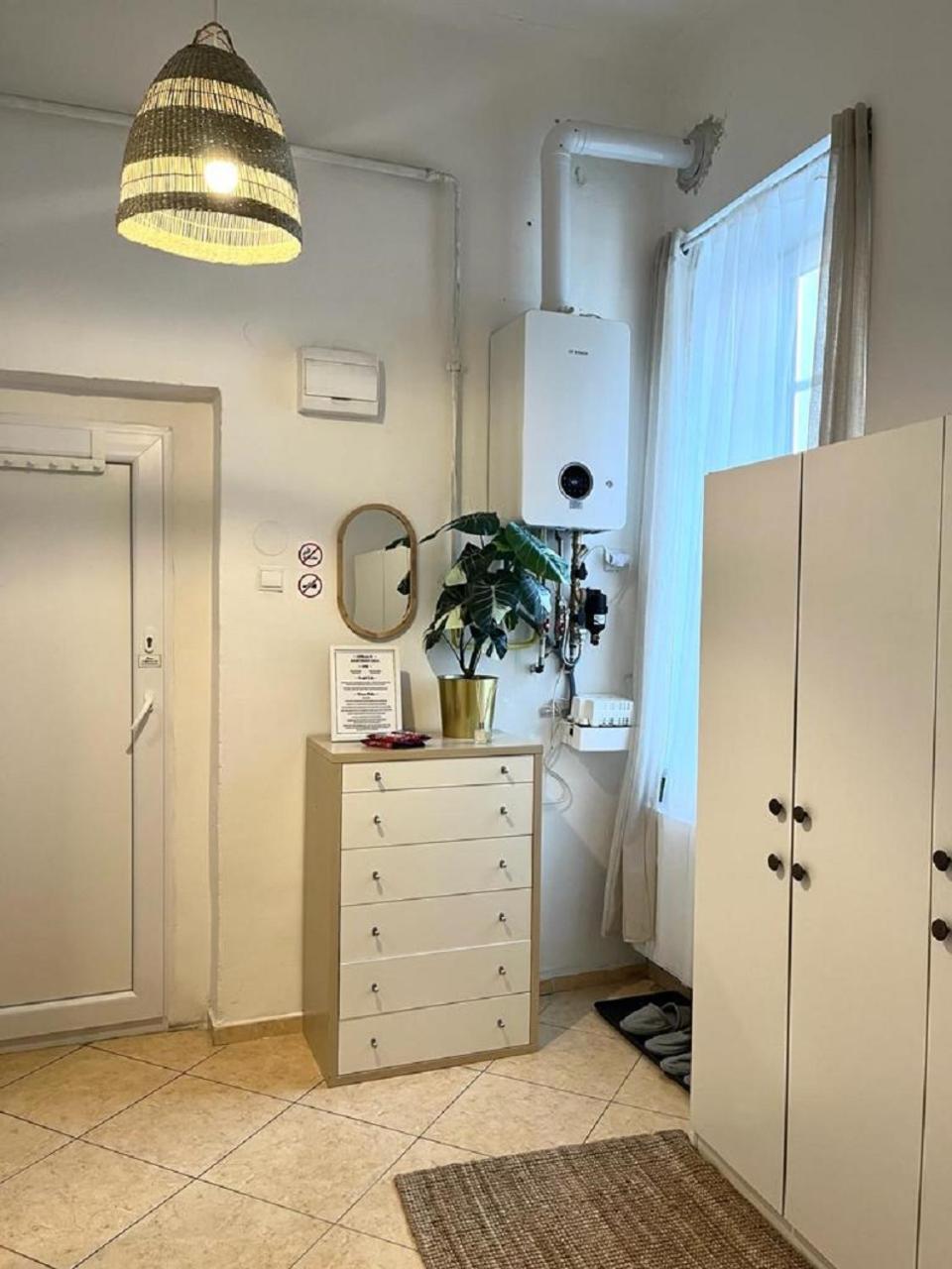Apartment Cecil - Old Town Bratislava Buitenkant foto