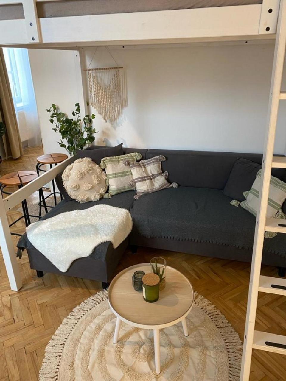 Apartment Cecil - Old Town Bratislava Buitenkant foto